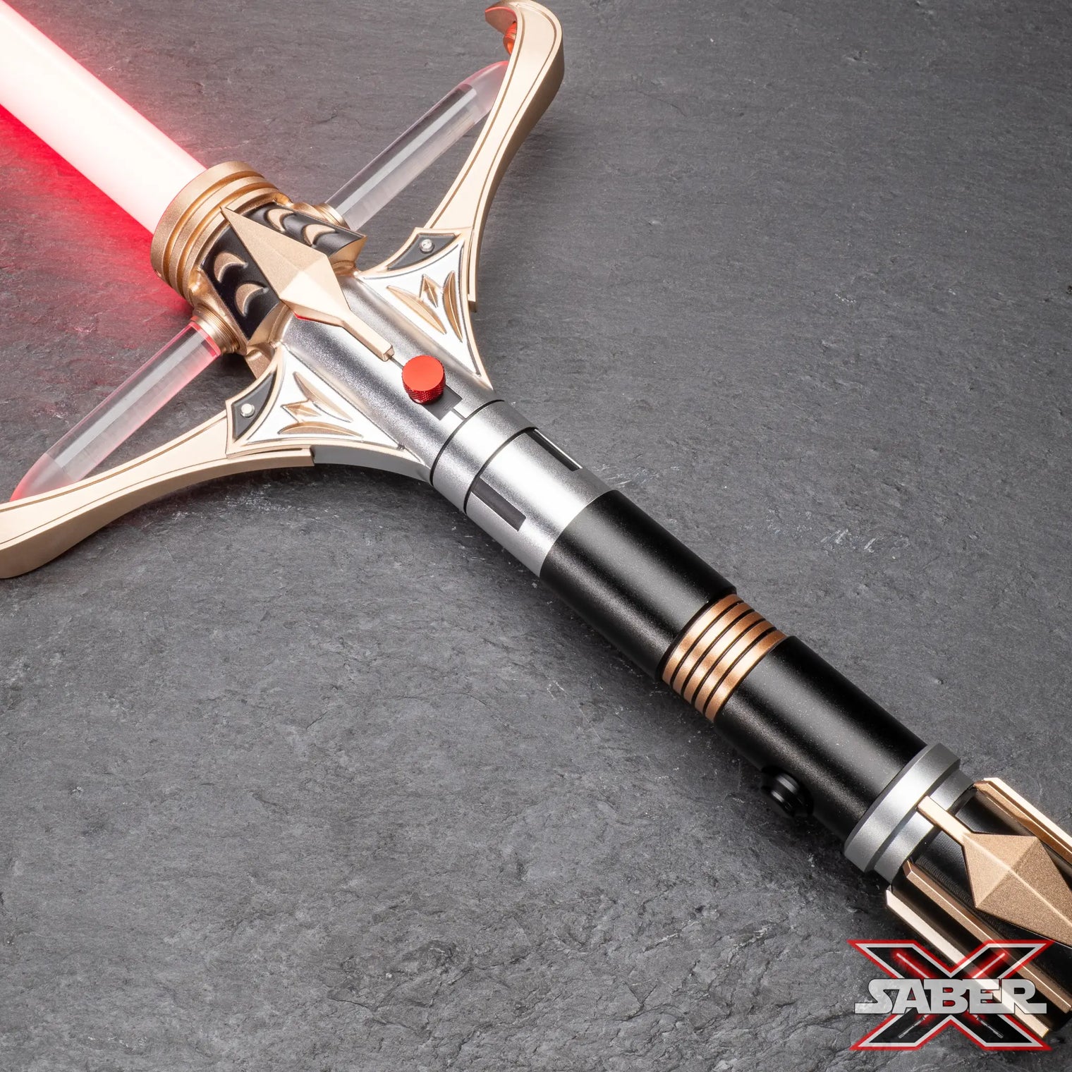 Jedi Stellen Gios' Lightsaber
